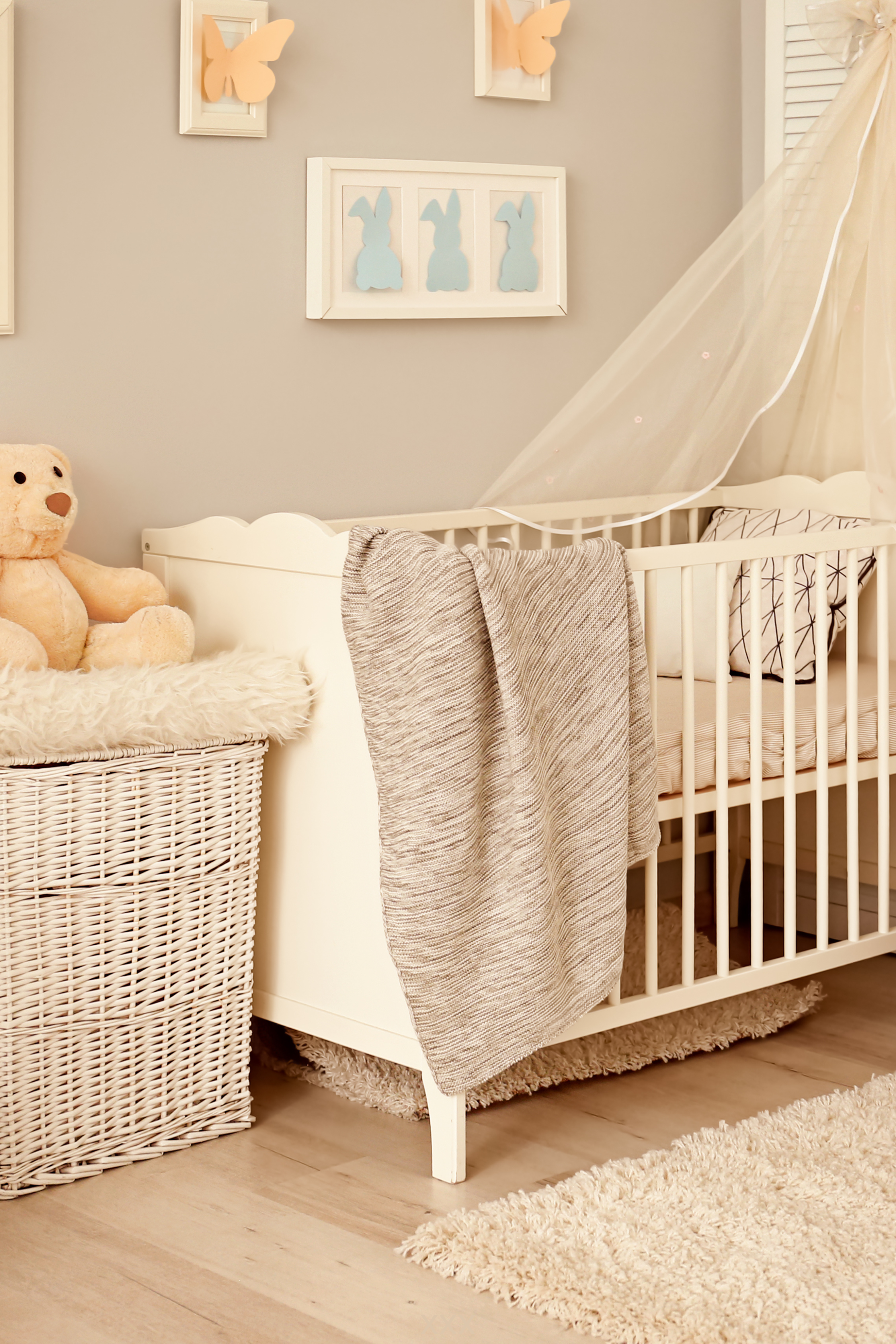 Help your newborn to sleep in a crib